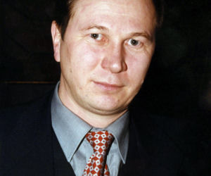 Piotr Cyrwus kiedyś i dziś. Tak przez lata zmieniał się aktor znany z roli Ryśka w Klanie