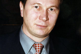 Piotr Cyrwus kiedyś i dziś. Tak przez lata zmieniał się aktor znany z roli Ryśka w Klanie