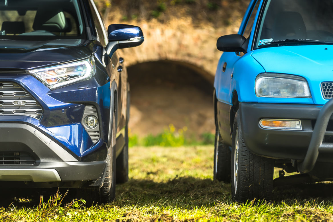 Toyota RAV4 mk. I & Toyota RAV4 mk. V