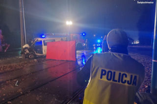 Tragedia w Świętochłowicach. Kierowca busa wjechał wprost pod tramwaj