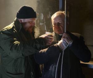 Komisarz Alex 5 sezon odcinek 56 (odc 4). Ksiądz Adam (Aleksander Mikołajczak), Mariana Brożek (Jacek Lenartowicz)