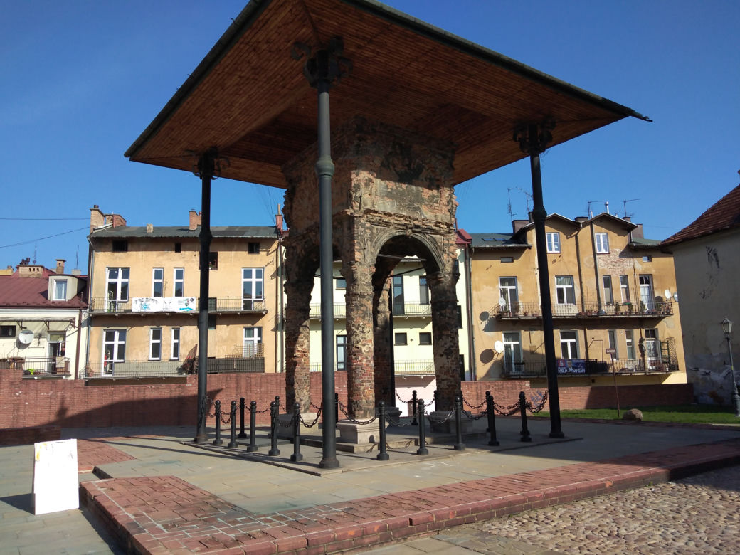 Bima - ruiny Starej Synagogi