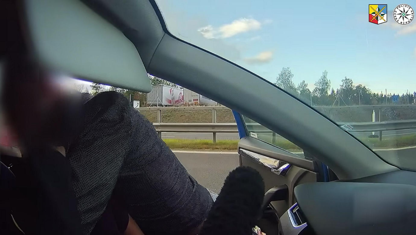 Bił kobietę na autostradzie, bo jechała zgodnie z przepisami! Wszystko nagrała jej 8-letnia córka