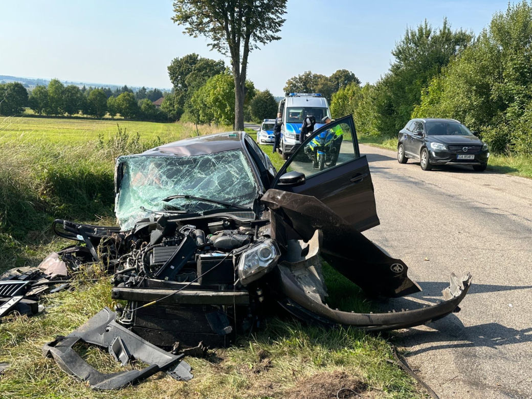 Poważny wypadek w Warmińsko-Mazurskiem. Dwie osoby ranne