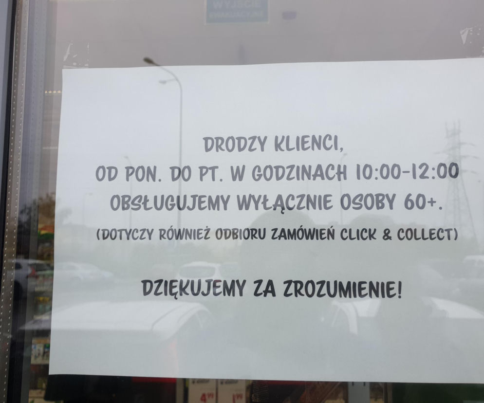 Policjanci chcieli ukarać mieszkańca Tychów za robienie zakupów w godzinach dla seniorów. Sąd sprawę umorzył