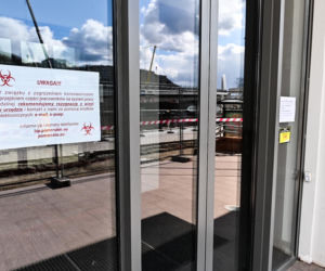 Marszałek Struk w szpitalu, urząd zamknięty [ZDJĘCIA]