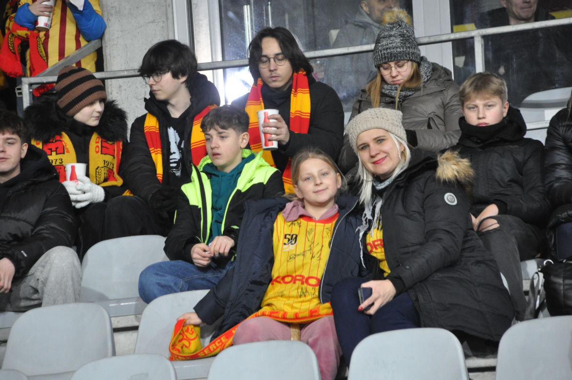 Korona Kielce - ŁKS Łódź. Zdjęcia kibiców na Suzuki Arenie