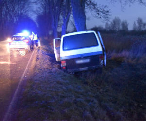 Wypadek na ulicy Mroźnej w Tarnowie i przewrócenie naczepy w Bistuszowej