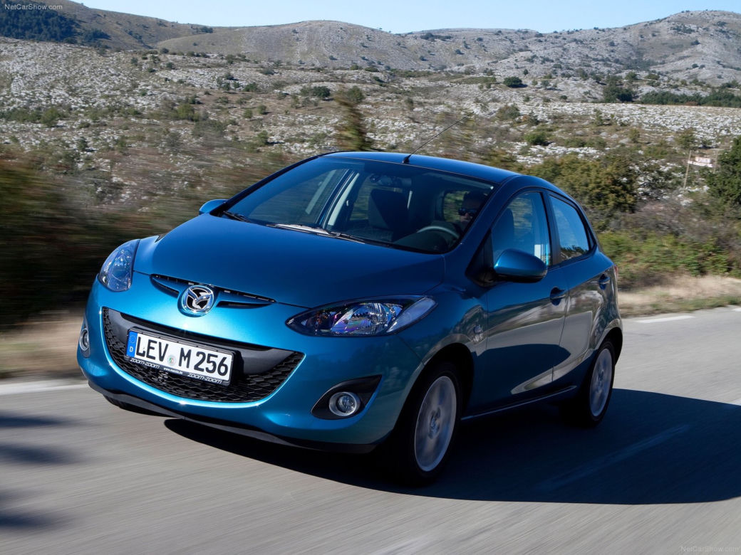 Mazda 2 Exclusive hatchback, model 2011