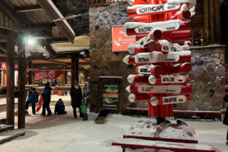 Kiedyś „dymiąca ruina”, dziś marzenie każdego dziecka. Przed Świętym Mikołajem stacjonowała tu niemiecka armia