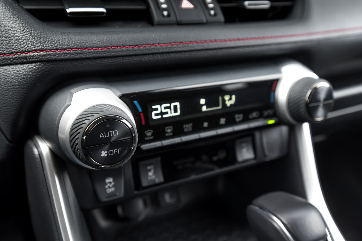 Suzuki Across Plug-in Hybrid i-AWD e-CVT Elegance