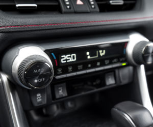 Suzuki Across Plug-in Hybrid i-AWD e-CVT Elegance