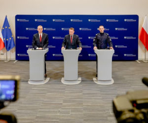 Podpalenie stacji Starlink w Polsce: Zatrzymano sprawców. Kto stał za sabotażem w Woli Krobowskiej?