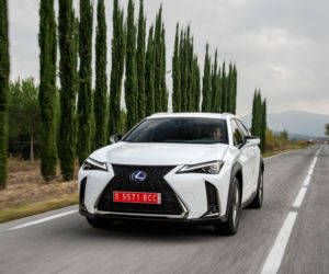 Lexus UX 250h E-Four F Sport