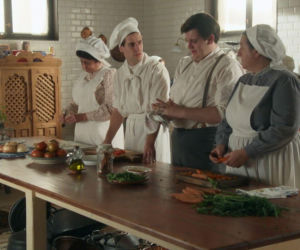 La promesa - pałac tajemnic, odcinek 328: Abel szuka w rzeczach Valentina wskazówek, które mogą uratować Marię TVP