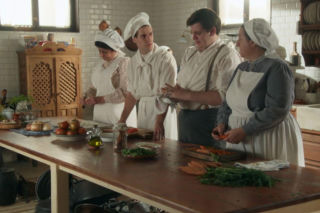 La promesa - pałac tajemnic, odcinek 328: Abel szuka w rzeczach Valentina wskazówek, które mogą uratować Marię TVP