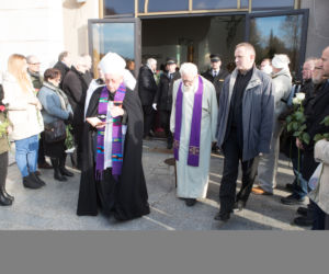 Pogrzeb Piotra Szczęsnego, który podpalił się pod Pałacem Kultury w Warszawie