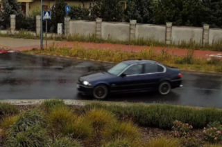Driftował na rondzie na oczach szefa drogówki. 23-latek surowo ukarany!