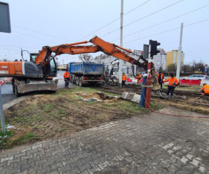 Budowa torowiska na zachodzie Wrocławia rozpoczęta. Potężne utrudnienia do Leśnicy