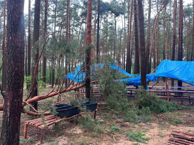 Alarm w Wielkopolsce! Nawałnice uderzyły, strażacy ewakuowali harcerzy [ZDJĘCIA]