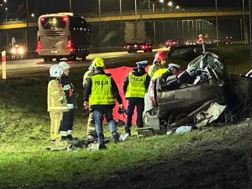 Makabryczny wypadek na S8. Auto zjechało z jezdni. Nie żyją dwie osoby