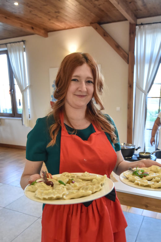 Gospodynie uczyły minister lepienia pierogów