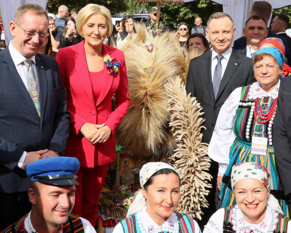 Agata Duda w wiosennych pastelach