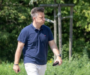 Michał Dworczyk skrócił spodnie za 100 zł