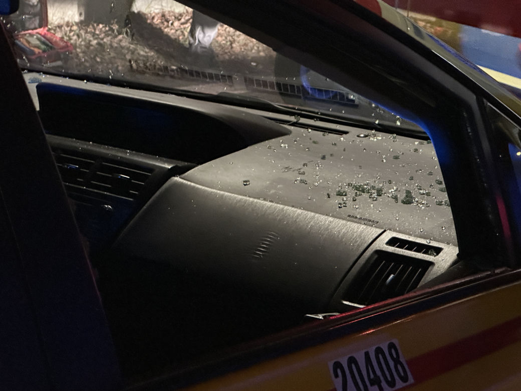 Zaatakował dostawcę jedzenia i padł jak rażony gromem. Szokująca agresja na Woli