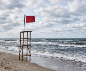 Sinice Dąbki. Czy w Dąbkach można się kąpać 12.08? Flaga, warunki pogodowe