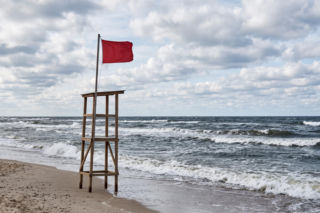 Sinice Dąbki. Czy w Dąbkach można się kąpać 12.08? Flaga, warunki pogodowe
