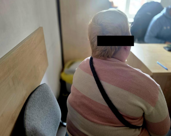 Pies zamknięty w plecaku! Wstrząsające odkrycie nad jeziorem