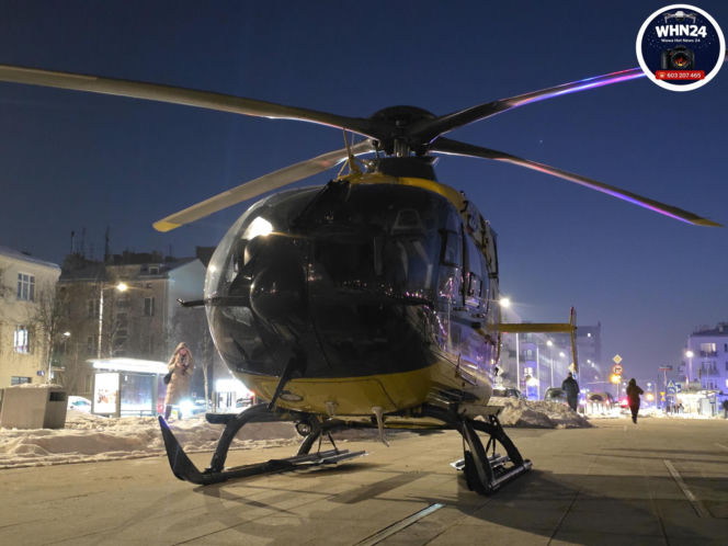 Śmigłowiec ratunkowy na placu Szembeka! Zderzenie samochodów, jeden z nich uderzył w kobietę i dziecko