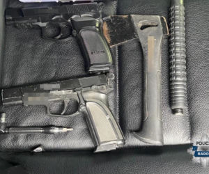 Agresja drogowa w Radomiu. Strzelił do kierowcy, bo zatrzymał się na czerwonym świetle