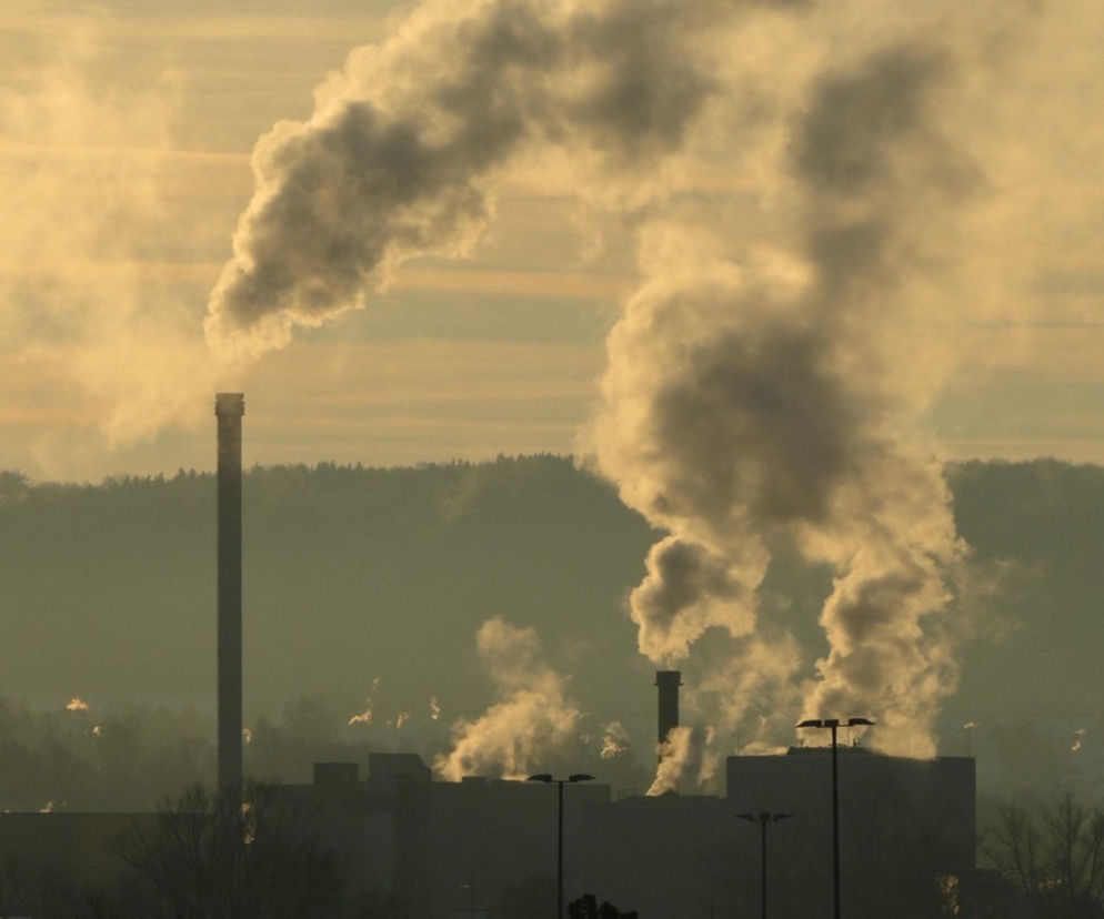 Szkodliwy pył w powietrzu. Alert RCB dla dwóch województw