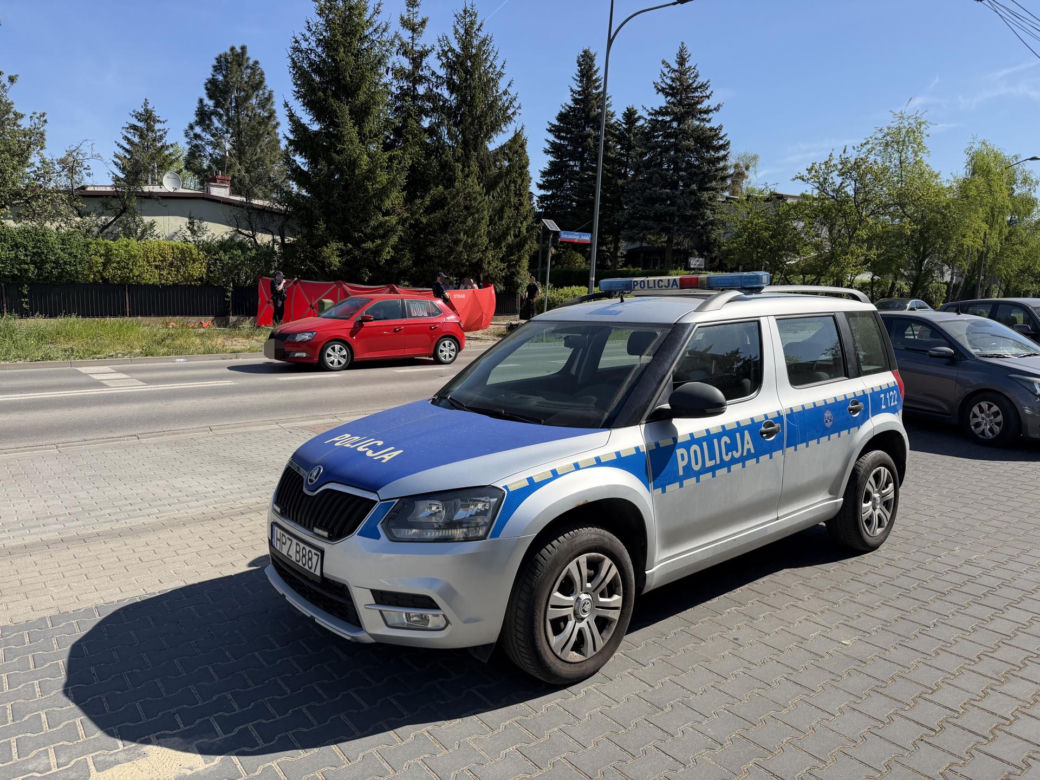 Na środku ulicy rozłożyli parawan. Nie żyje mężczyzna