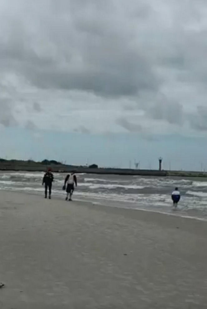 Jak zgubić dziecko na plaży? Właśnie tak! Dyrektor SAR pokazał szokujące nagranie: „Opamiętajcie się!”
