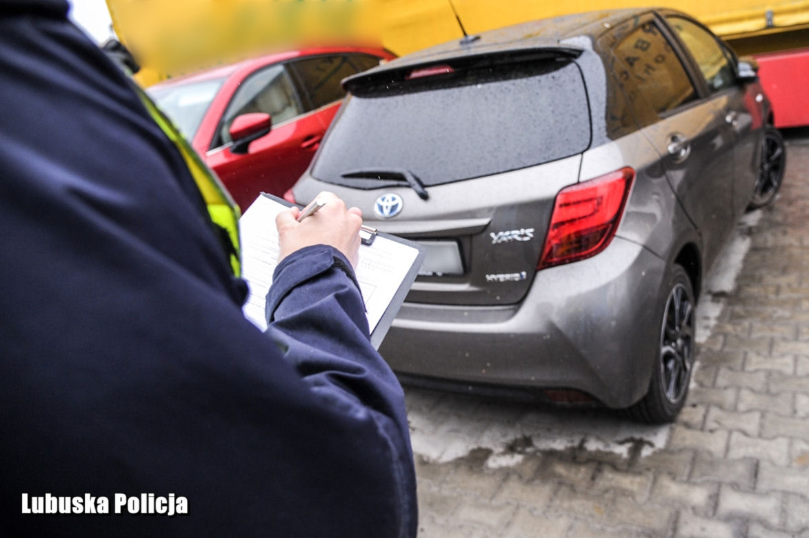 Toyota Yaris Hybrid i Mazda CX-5 odzyskane przez kryminalnych