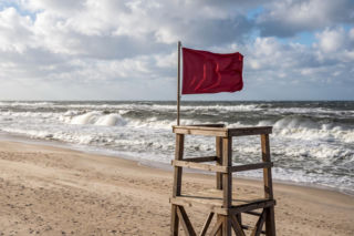 Sinice Darłowo. Czy w Darłowie można się kąpać 17.08? Flaga, warunki pogodowe
