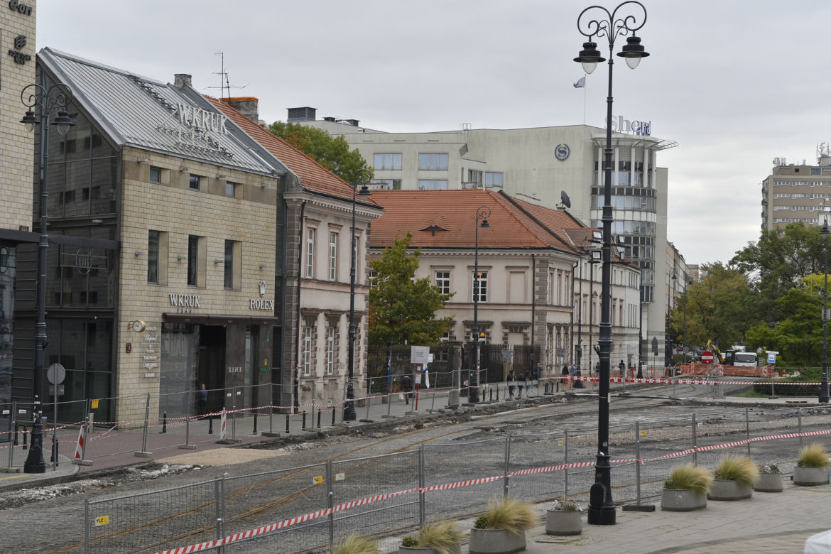 Zaasfaltują Plac Trzech Krzyży żeby go za kilka lat znów rozkopać 