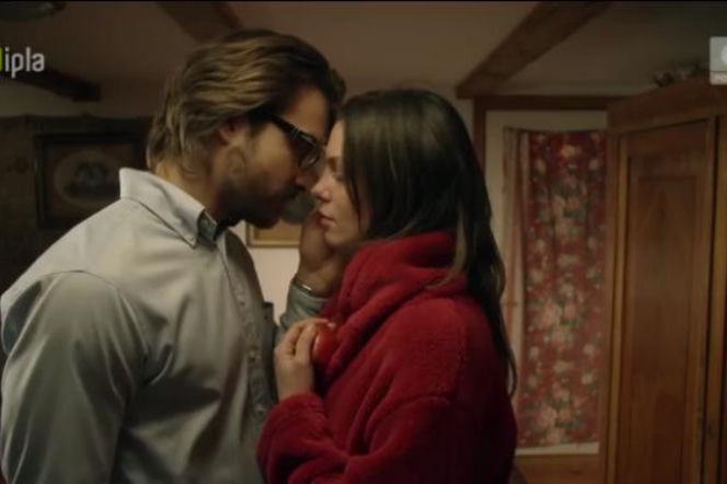 To nie koniec świata 2 sezon odc. 20. Anka (Karolina Gorczyca), Adam Tenczyński (Piotr Stramowski)