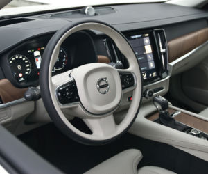 Volvo S90 D4