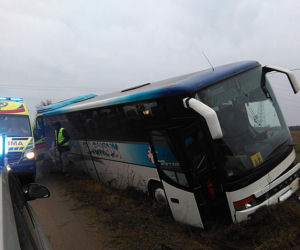 UMARŁ ZA KIEROWNICĄ