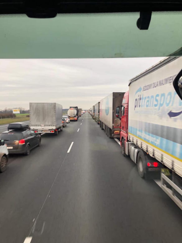 Pożar samochodu na A2 koło Poznania