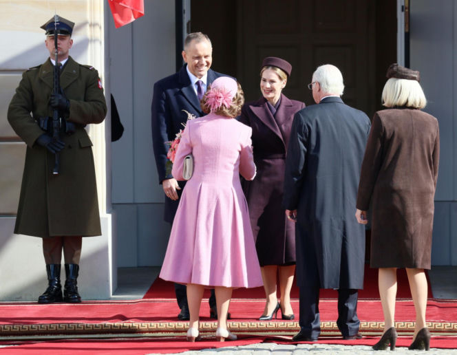 Marta Nawrocka w czerwieni