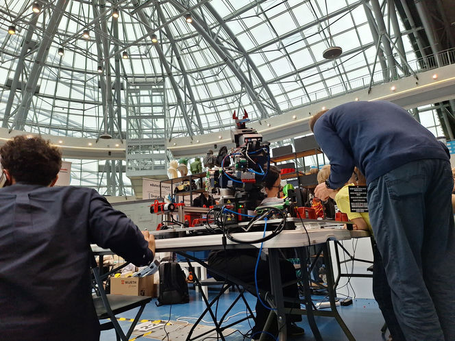 Roboty w natarciu. W Jasionce odbyła się kolejna edycja XChallenge