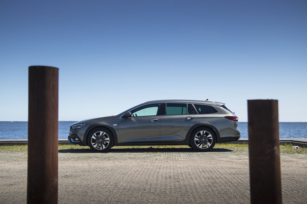 Opel Insignia Country Tourer 1.6 Turbo 200 KM A6