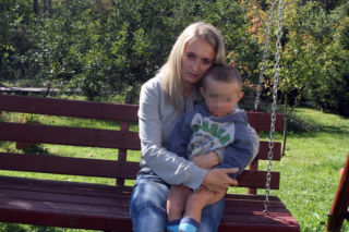 Żona Andrzeja Ż., desperata, który PODPALIŁ SIĘ przed Kancelarią Premiera: Panie premierze! Czekam na pańską pomoc!