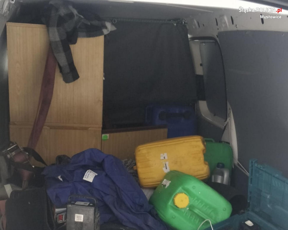 Policjanci przyłapali ich, gdy robili TO w lesie. Teraz grozi im 5 lat więzienia!