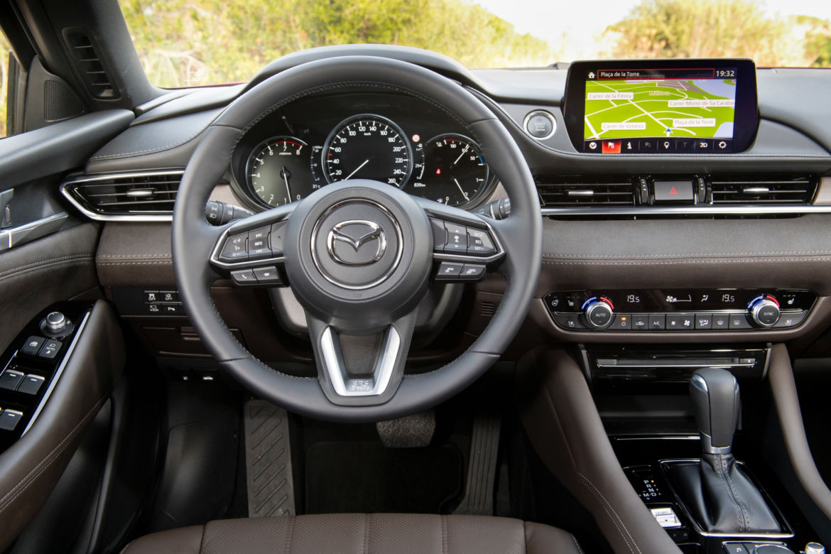Mazda 6 wersja wyposażenia SkyPASSION 
